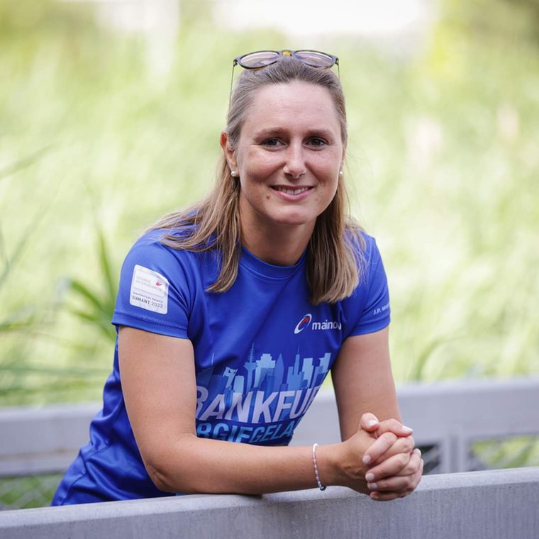 Triathlon-Starterin Jenny Frenzel von der Mainova