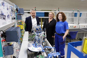 Stephanie Wüst besucht Mainova Nachwuchszentrum