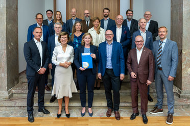 © BMAS/Ralf Rühmeier Die Mitglieder des Branchendialogs Energiewirtschaft