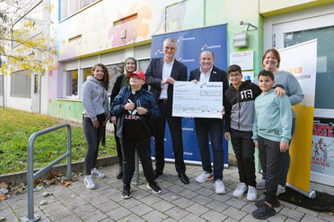 © Mainova AG Offizielle Scheckübergabe RTL-Spendenmarathon