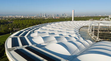 © studio fiftynine GmbH Drohnenaufnahme vom Dach des Deutsche Bank Parks