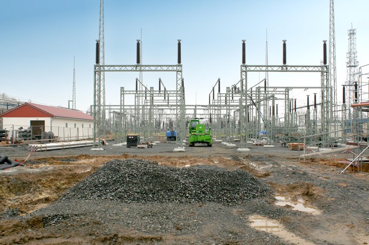 © Mainova Baustelle mit Baugeräten in einem Umspannwerk