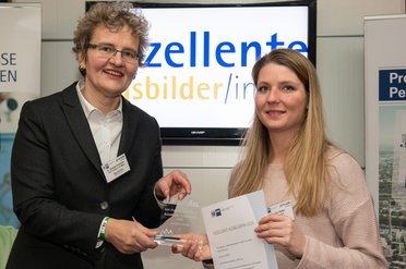 bild_ehrung_jasmin_reffel.jpg