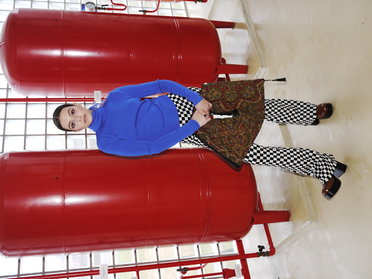 Model mit Wendetasche