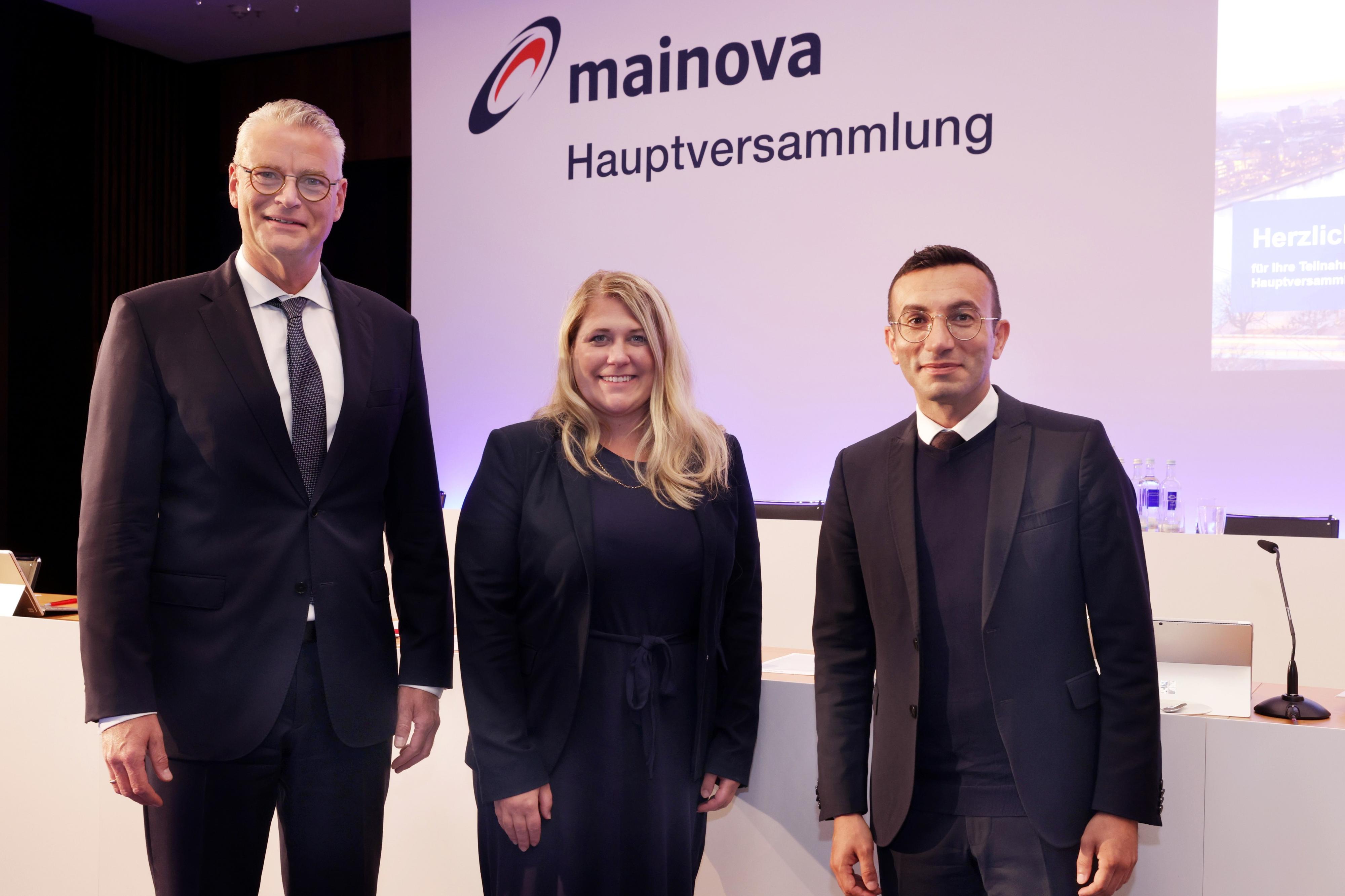 Drei Personen auf einem Bild