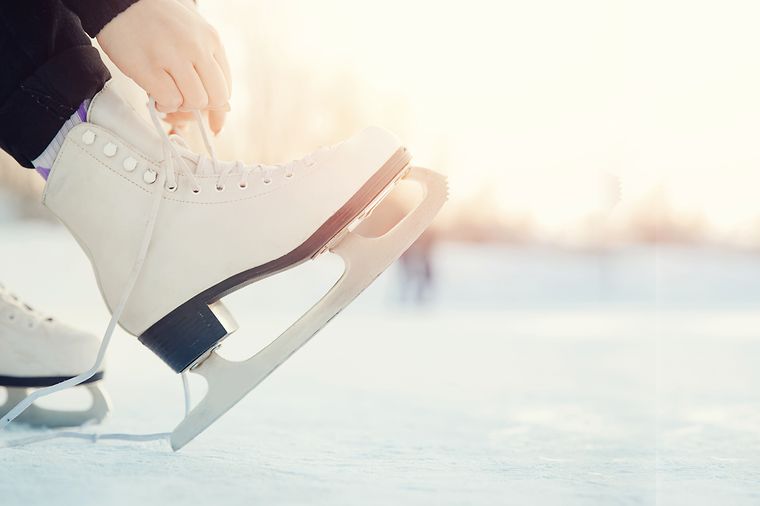 Wintertipp für die Stadt: Schlittschuh laufen auf der Eisfläche