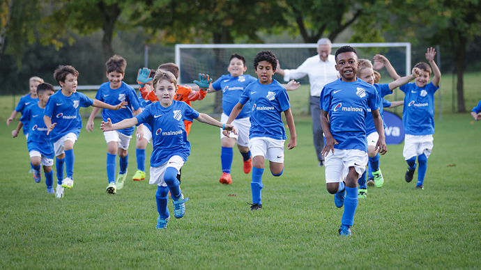 © Mainova Kinder-Sportgruppe in Mainova Trikots