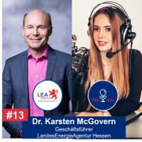© Mainova Portraits von Dr. Karsten McGovern und Podcast-Moderatorin Emely