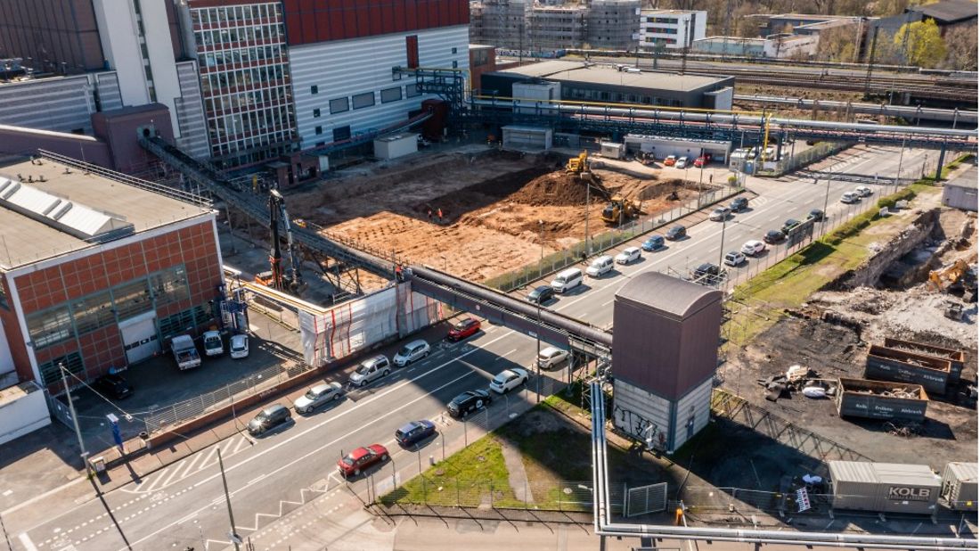 Drohnenfoto der Baustelle am Mainova Heizkraftwerk West