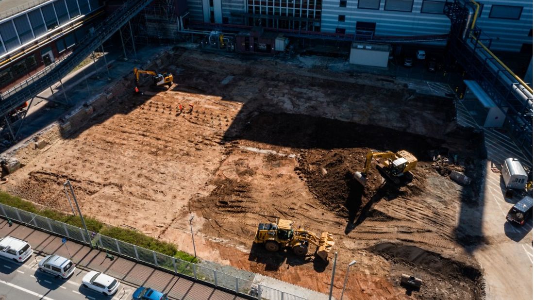 Drohnenfoto der Baustelle am Mainova Heizkraftwerk West