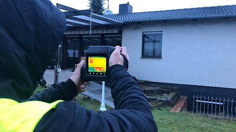 Einfamilienhaus: Thermografie-Aufnahme der Außenwand