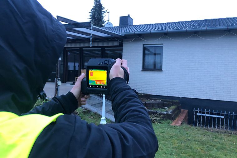 © Jürgen Mai Einfamilienhaus: Thermografie-Aufnahme der Außenwand