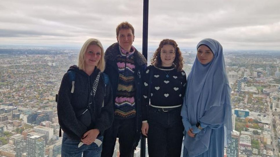 Die Reisegruppe im Aussichtsturm