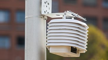 © Mainova Sensor für Feinstaub an einen Mast installiert