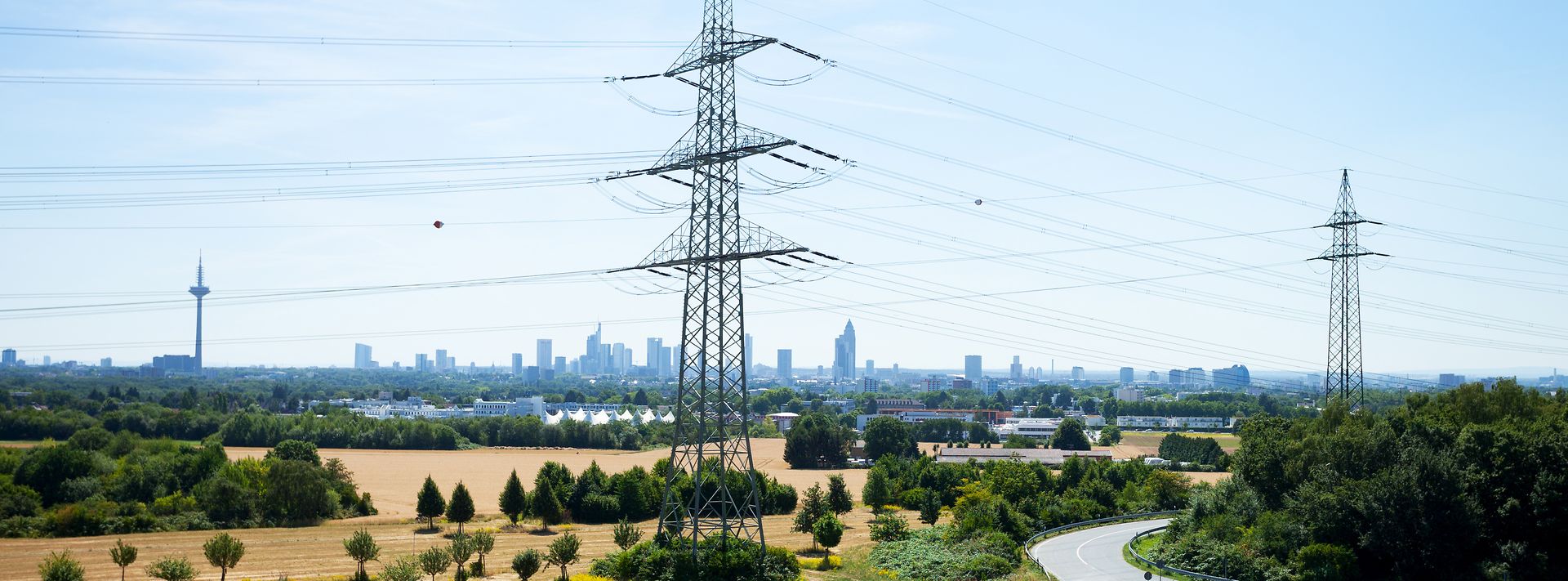 Hochspannungsleitung vor Frankfurt