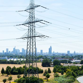 Hochspannungsleitung vor Frankfurt