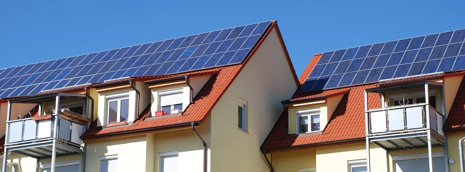 © adobe.stock.com/Wolfgang Cibura buehne_strom_lokal_pv