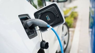 E-Auto wird geladen