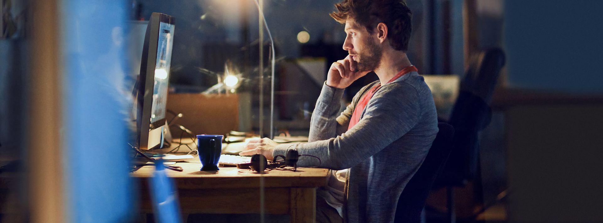 © iStock.com/Cecilie_Arcurs Stromtarife für Gewerbe, Mittelstand, Großunternehmen und Immobilienwirtschaft