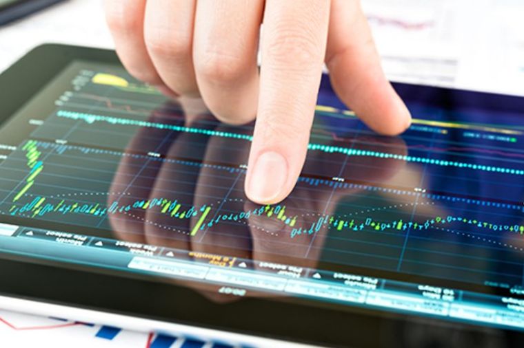 Tablet zeigt Grafik einer Preisentwicklung